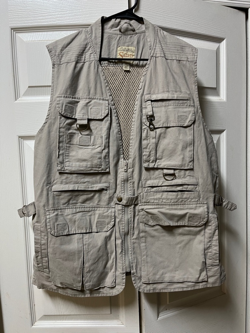 Cabela’s Safari Multi-Pocket Utility Vest in Light Khaki hunting fishing